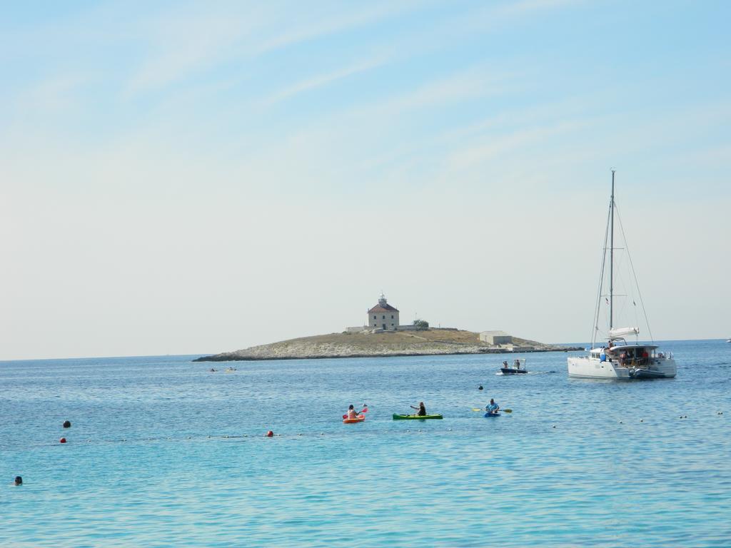 Seaview Guesthouse - Zf Hvar Hvar Town Esterno foto